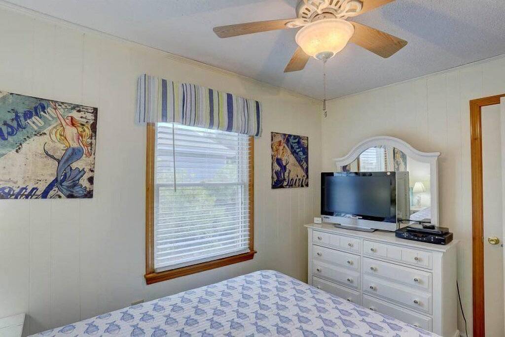 4125 Sea Dawg * 4 Min Walk to Beach in Kitty Hawk Beach, Kitty Hawk