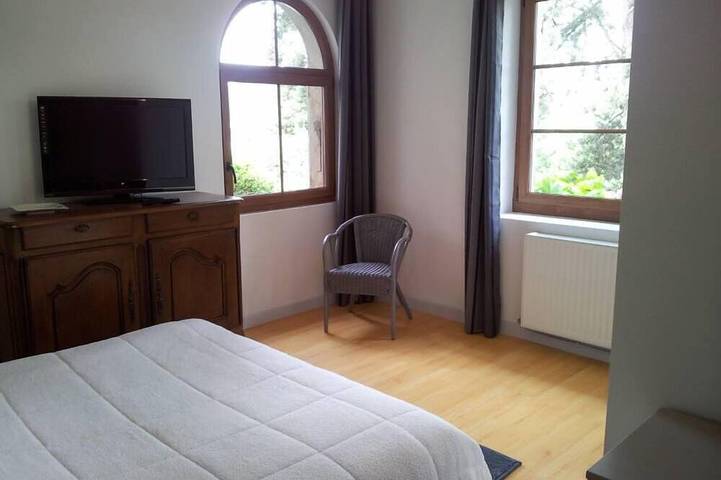 Gîte pour 2 personnes, avec jacuzzi ainsi que jardin et terrasse dans Lac de Paladru - 2