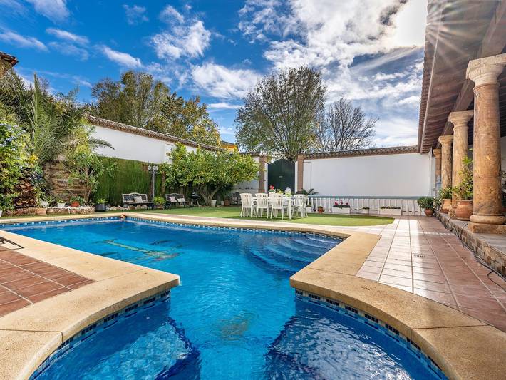 Casa rural para 15 personas, con Jacuzzi además de Terraza y Jardín en Valderrubio - 2