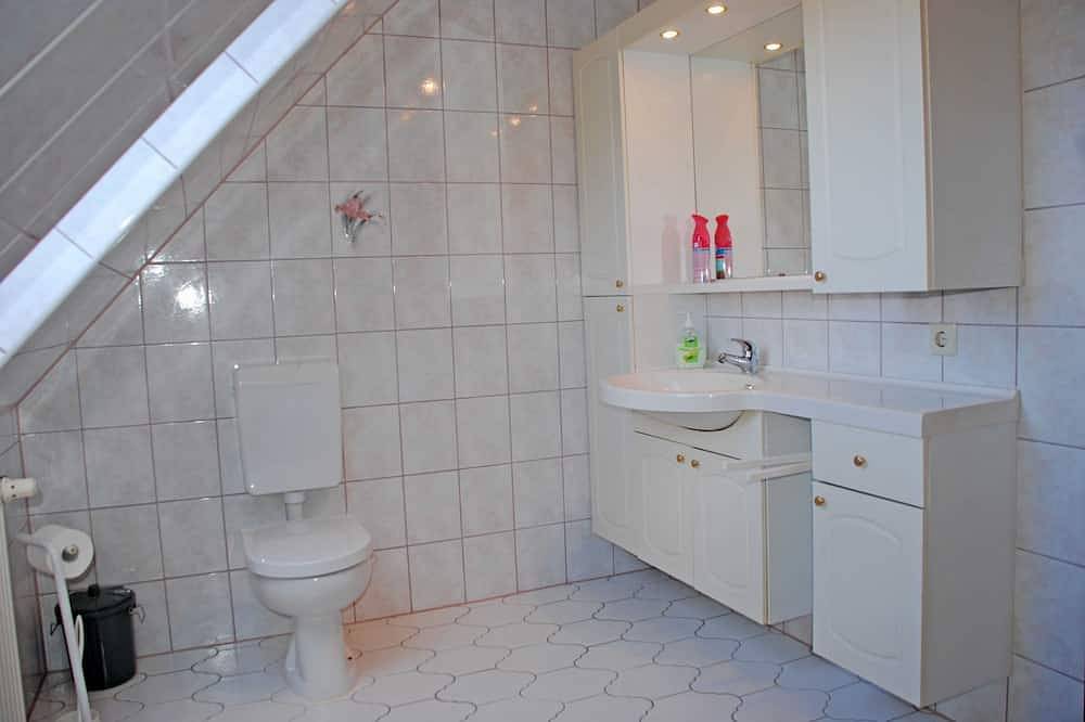 Vacation apartment Pommernhof on the upper floor with sitting area in the garden - Ferienwohnungen auf dem in Samtens, Ruegen