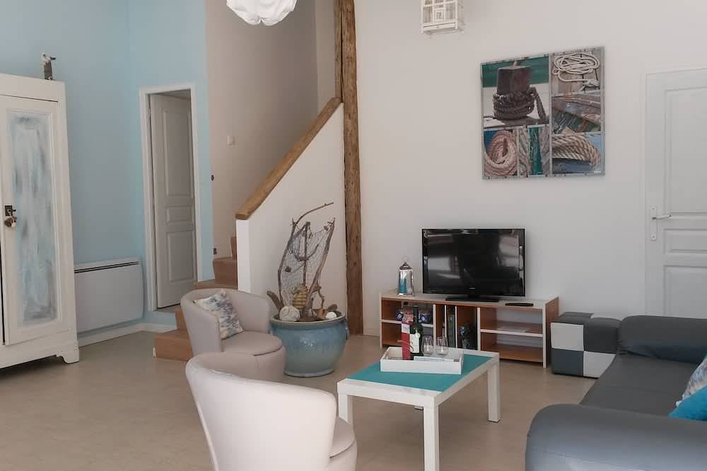 Entire apartment, Charming Guest Garden Terrace Swimming Pool, Free Parking And Wifi, Beaches 8 Km away in Pomérols, Côte d'Améthyste