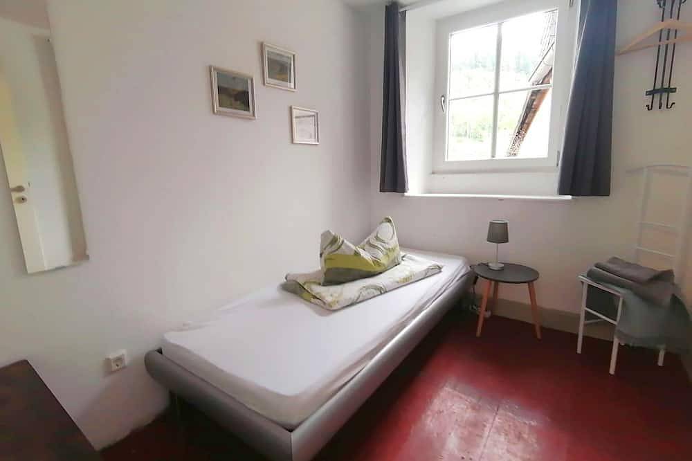 Großes Ferienhaus mit 10 Schlafzimmer und bietet Platz für bis zu 22 Gäste in Neuerburg, Eifelkreis Bitburg-Prüm