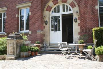 Location de vacances pour 2 personnes, avec vue ainsi que terrasse et jardin à Clermont (Oise)