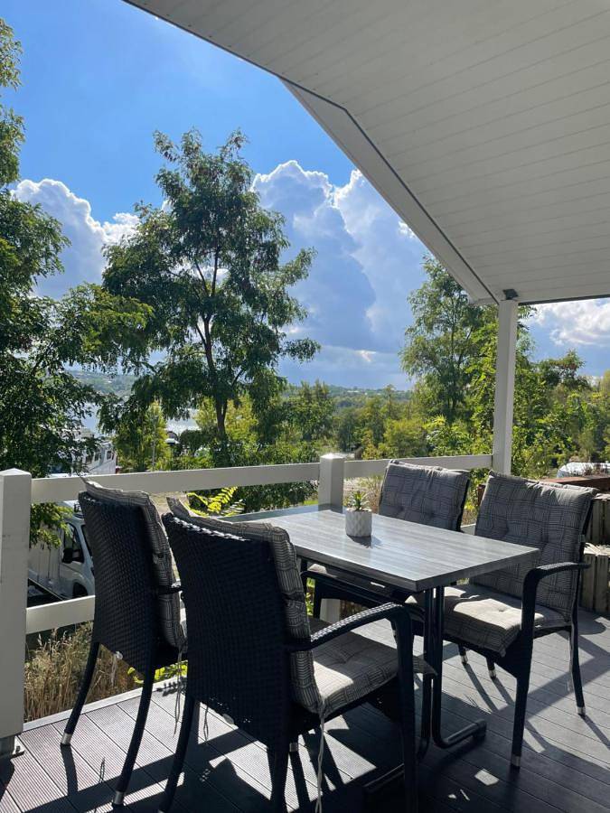 Ferienhaus für 4 Personen, mit Seeblick und Terrasse sowie Ausblick in Mücheln (Geiseltal)