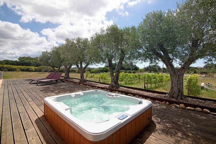Ganze Wohnung, Ferienwohnung 'Casa Do Livramento' mit Gemeinschaftspool, WLAN und Klimaanlage in Luz de Tavira e Santo Estévão, Parque Natural da Ria Formosa