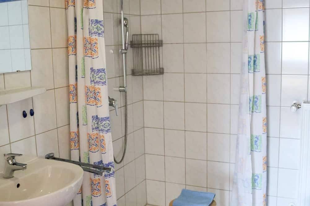 Ganze Wohnung, Große Ferienwohnung mit zwei Terrassen, Blick auf die Mosel in Enkirch, Bernkastel-Kues & Umgebung