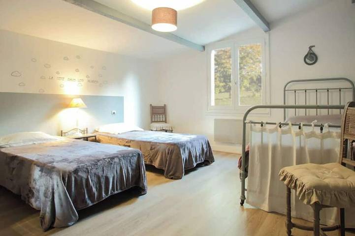 Location de vacances pour 5 personnes, avec terrasse et jardin, animaux acceptés à Le Bugue - 2