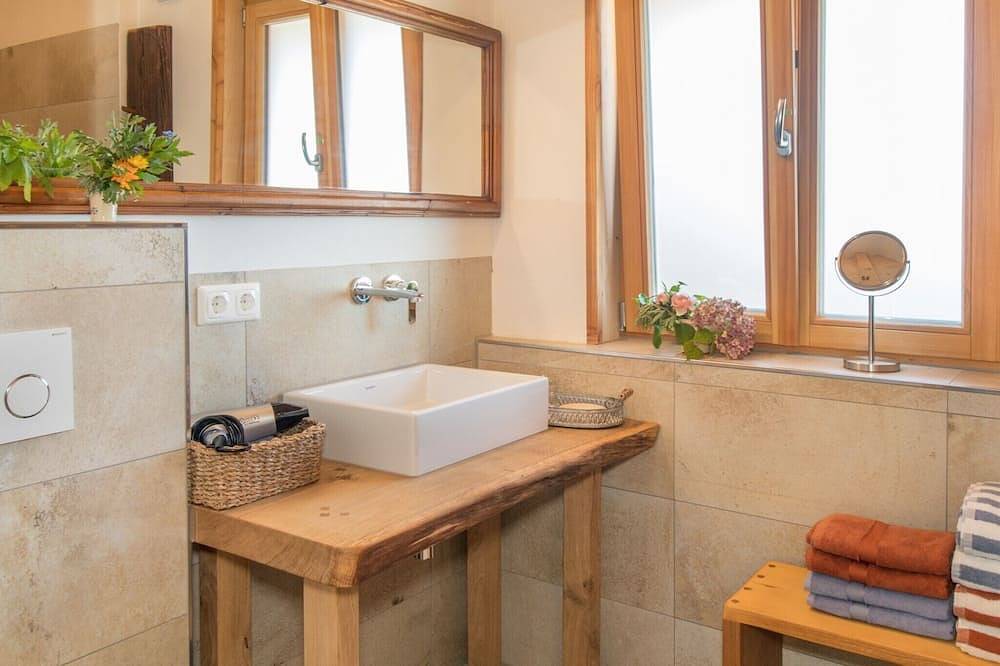 Ganze Wohnung, Appartment Bernadette 40qm mit Balkon und Bergblick in Riedering, Landkreis Rosenheim