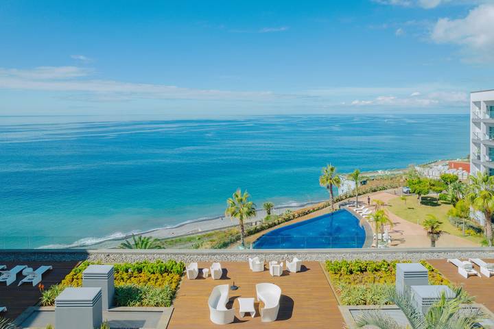 Apartamento de férias para 4 pessoas, com varanda e jardim e ainda piscina no Funchal