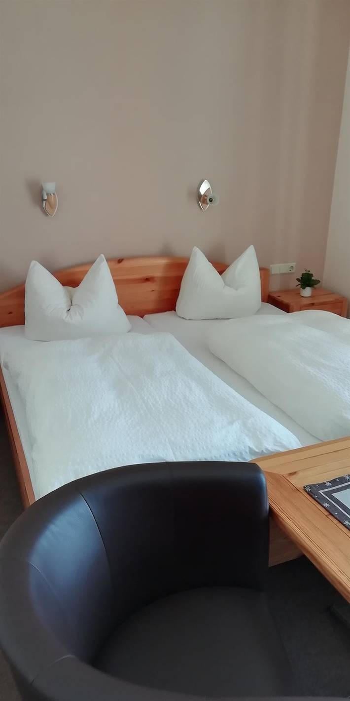 Ganze Ferienwohnung, Doppelzimmer im Gästehaus in Altenberg, Osterzgebirge