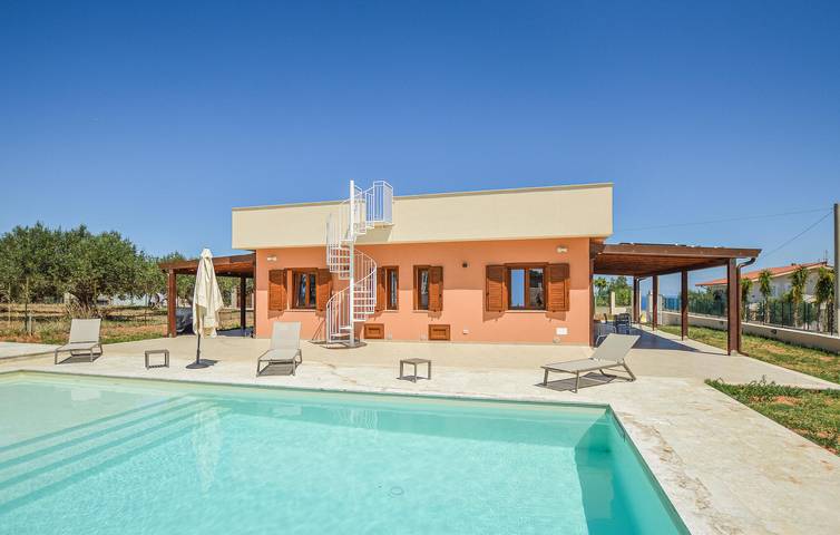 Maison de vacances pour 6 personnes, avec terrasse ainsi que jardin et piscine - 1