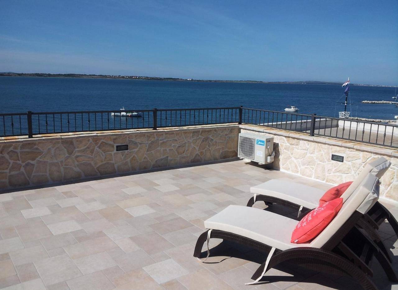 Ganze Wohnung, Studio with Balcony and Sea View in Mulo, Vrsi