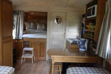 Camping pour 4 Personnes dans Doué-en-Anjou, Région de Saumur, Photo 2