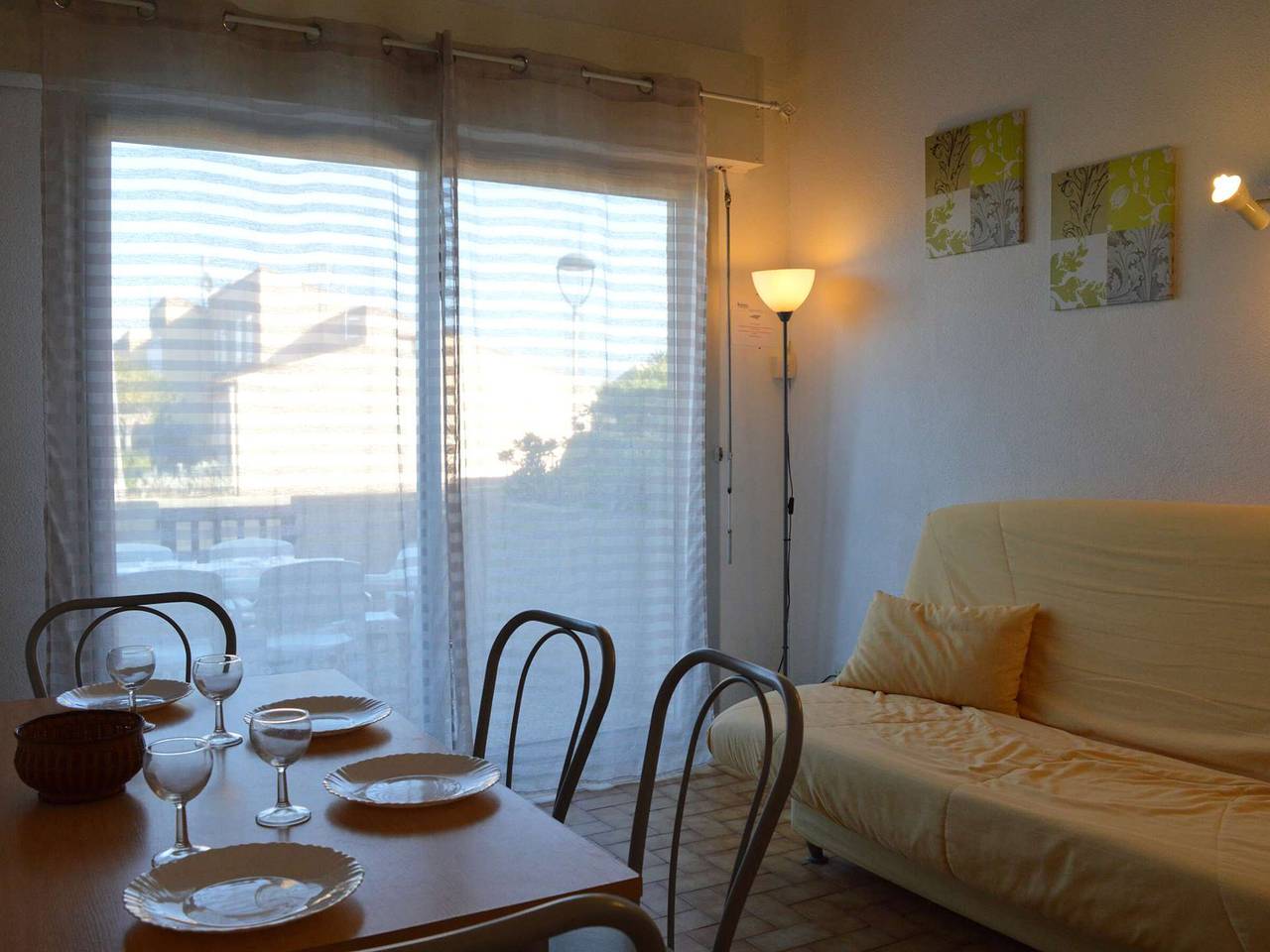 Gemütliches Ferienhaus, direkte Strandlage, Terrasse, Parkplatz, Haustiere erlaubt in Saint Pierre la Mer, Fleury