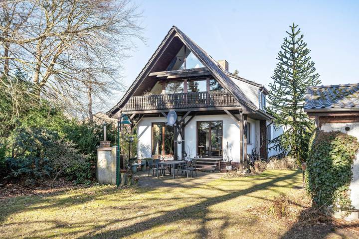Ferienwohnung für 4 Personen, mit Balkon und Garten in Klausdorf