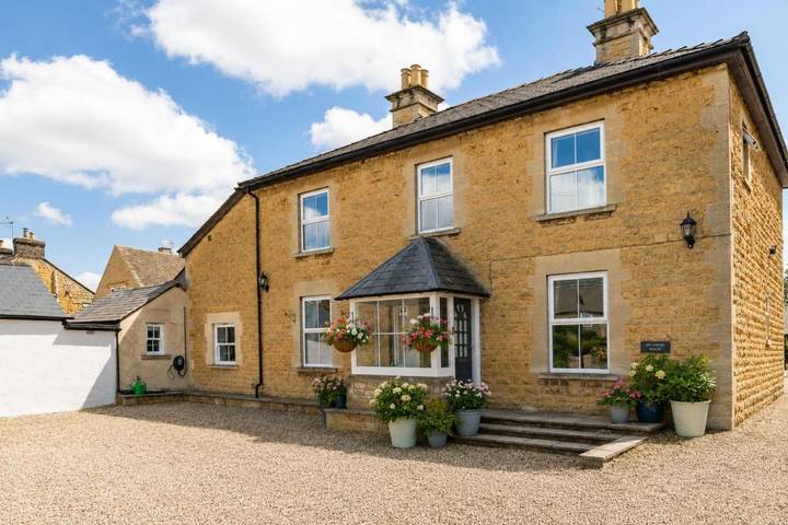 Holiday rental for 14 people, with Hot tub and Terrace as well as Garden in Bourton-on-the-Water