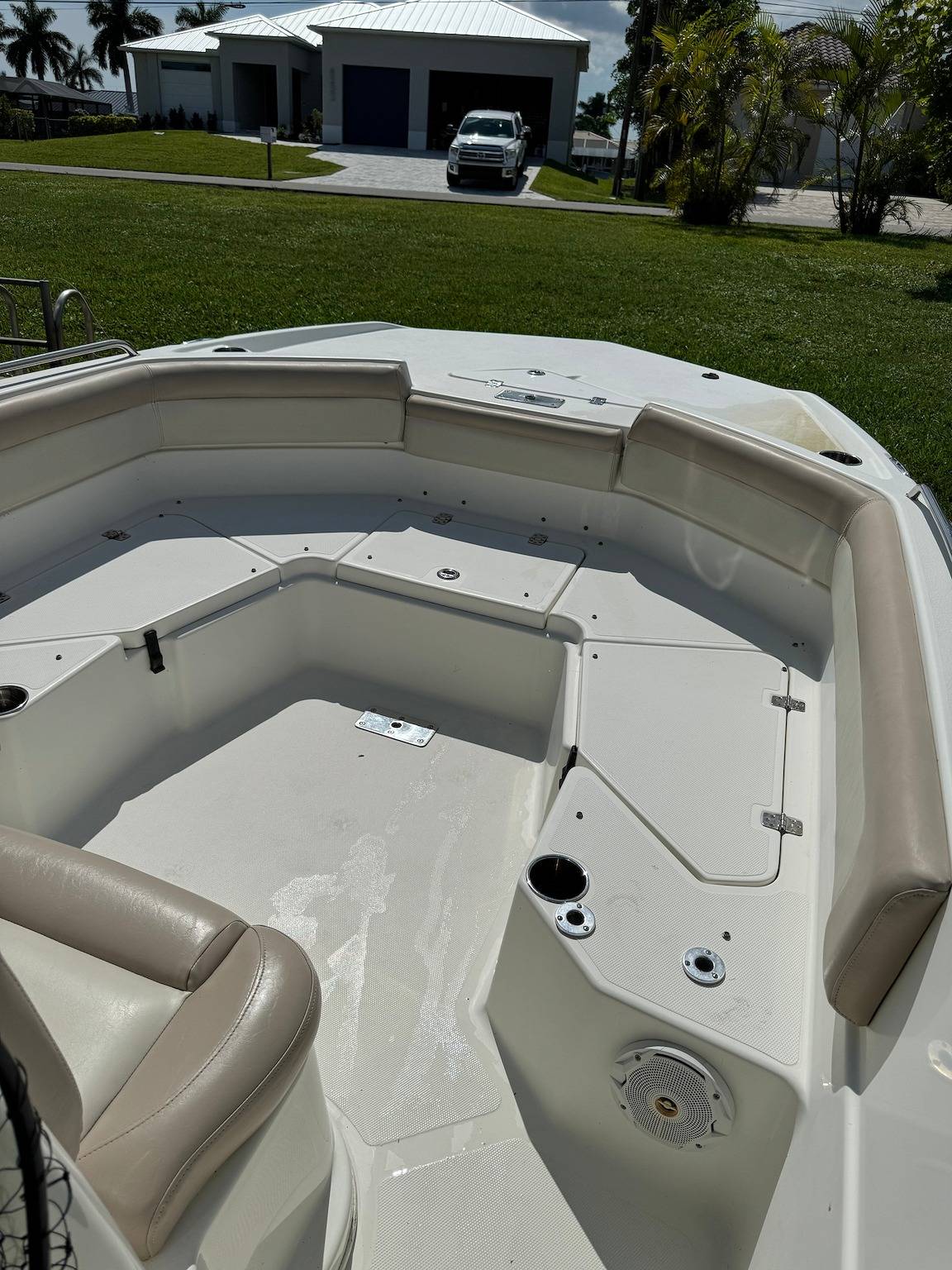 Cape Coral villa with a 23ft sportsboat in Cape Coral, Southwest Florida