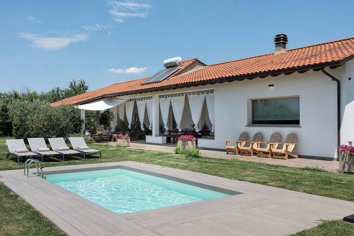 Villa for 4 people, with garden and terrace - 1