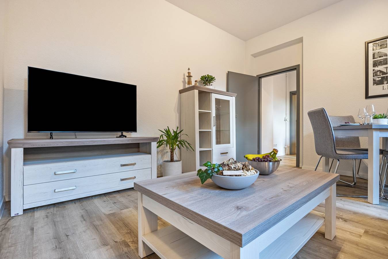 Entire apartment, Holiday Apartment 'Renovated Dream Place in Linden' with Shared Terrace & Wi-Fi in Linden-Limmer, Hannover