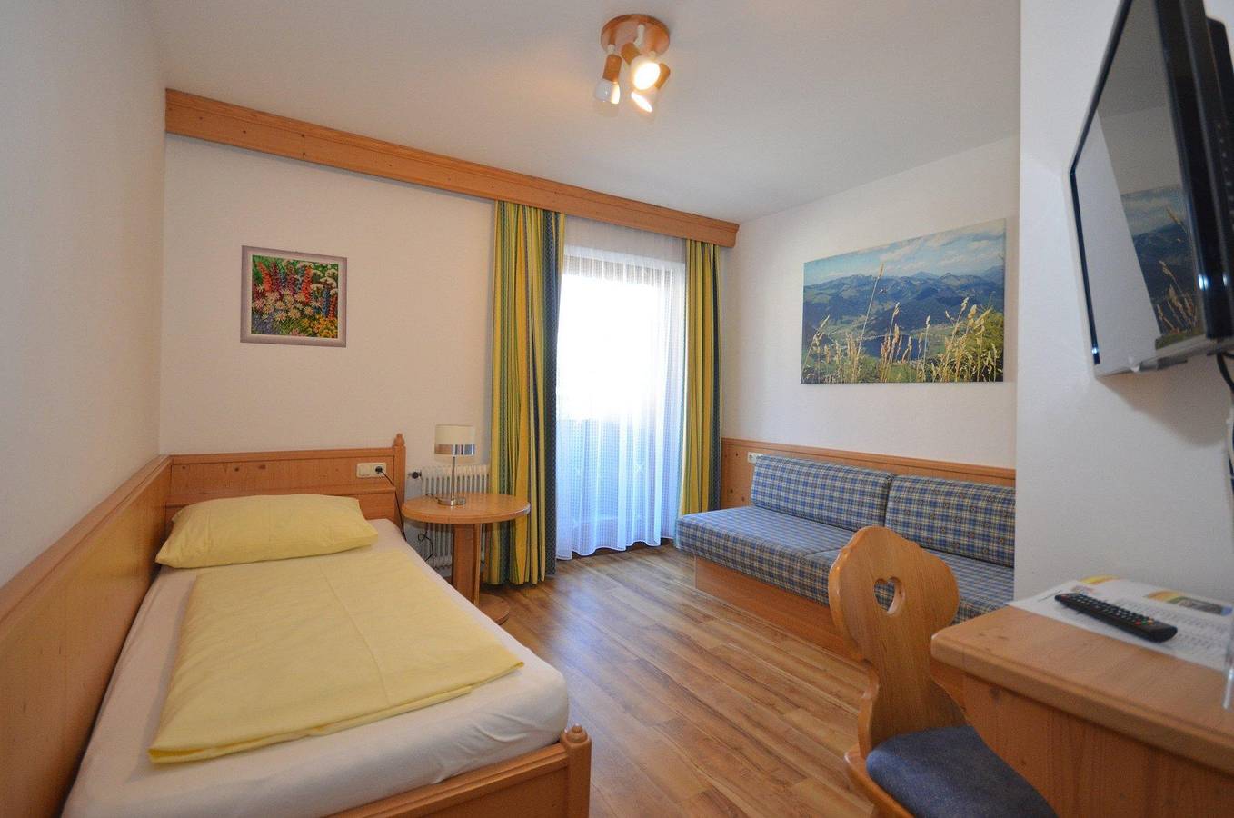 Ganze Ferienwohnung, Pension Sonnenhof - Elfriede Kaltschmid in Walchsee, Kaiserwinkl