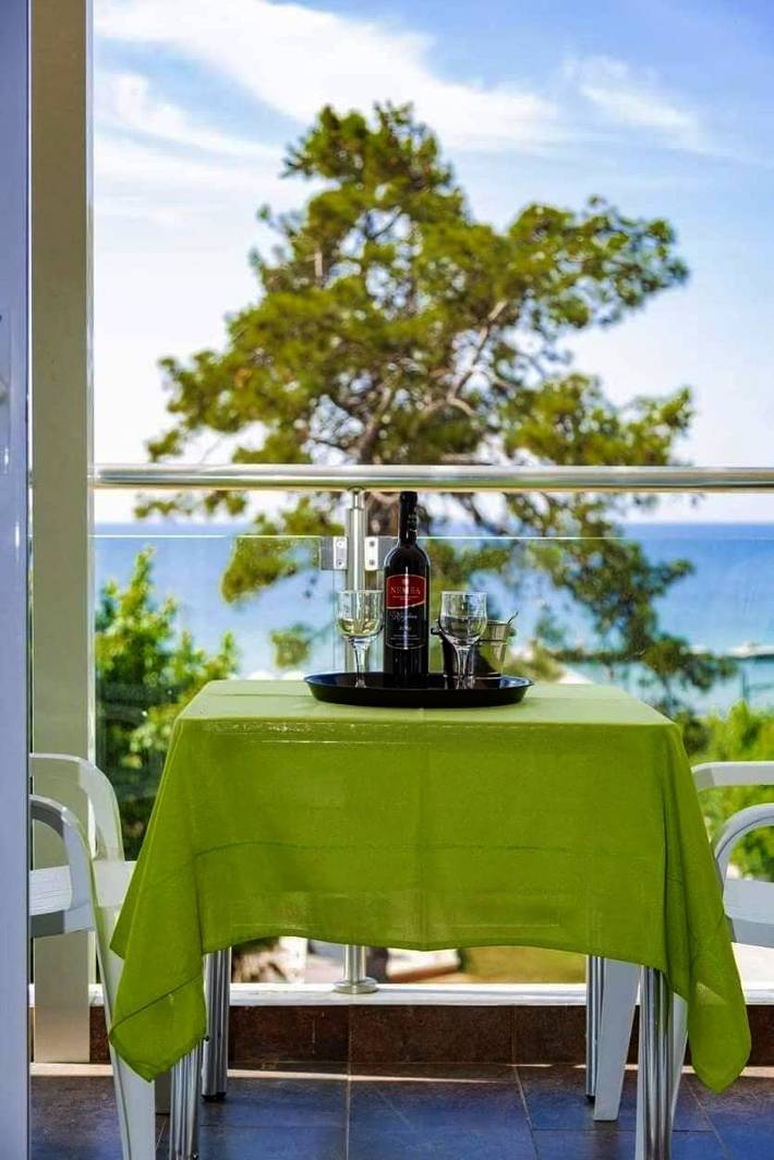 Gîte pour 2 personnes, avec vue et jardin dans Nea Kallikratia - 4