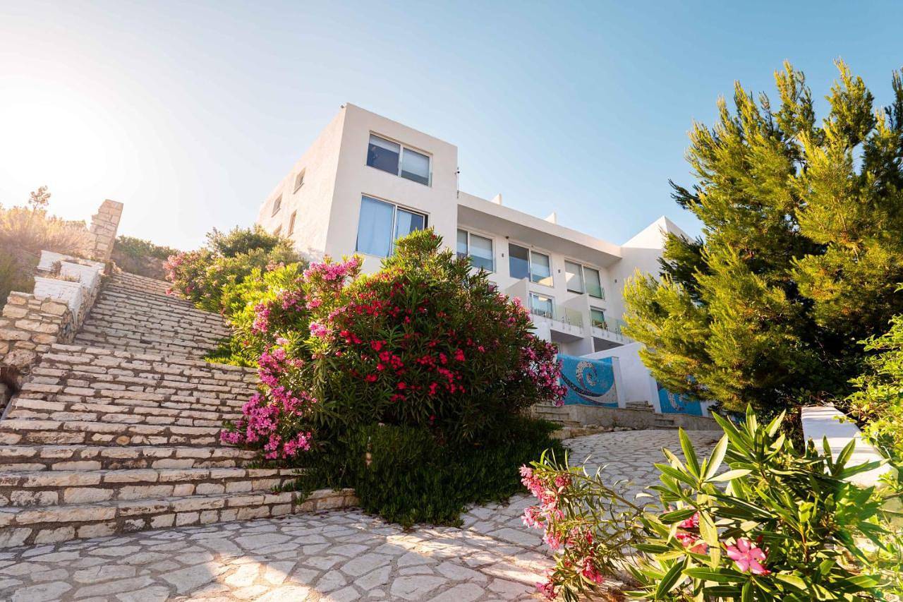 Stone Beach Residence in Himarë, Vlorë