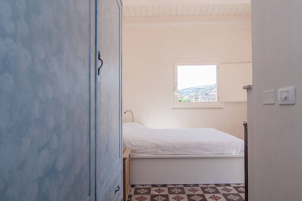 Entire apartment, Palazzo degli Olivi - La Terrazza studio on Modica in Modica (town), Modica