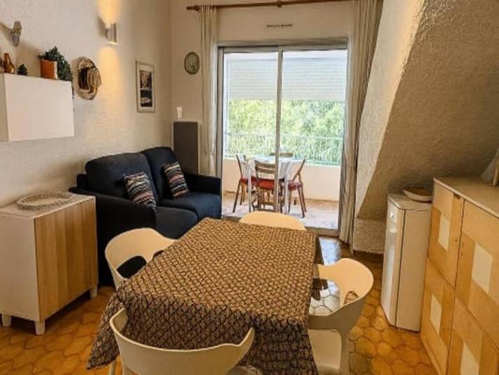 Gîte pour 4 personnes, avec balcon, adapté aux familles dans Le Brusc - 2