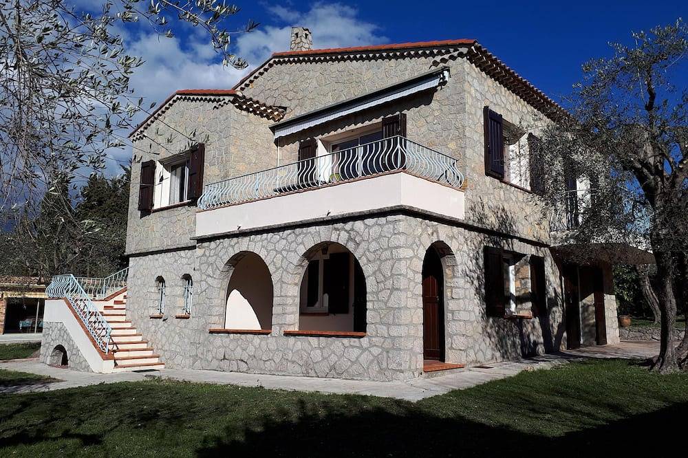 Beautiful Provencal Stone Villa with Large Pool and Pool House in Grasse, Cannes region