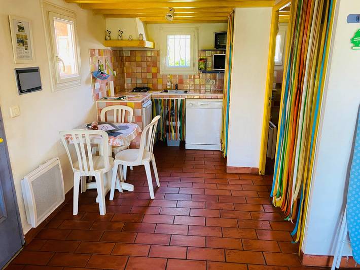 House "Great Location, Pool, Dogs Welcome, Garden" with Shared Pool, Private Terrace & Wi-Fi in Lorgues, Draguignan region