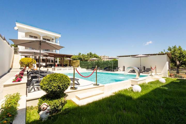 Maison d’hôte pour 4 personnes, avec jardin ainsi que vue et piscine, adapté aux familles au Monténégro - 3