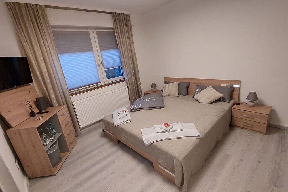 Ganze Wohnung, Ruhige, gepflegte Ein- Zimmer- Wohnung in super Lokation. in Baden-Baden, Nordschwarzwald