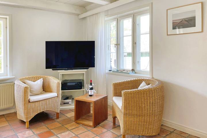 Ferienhaus für 4 Personen, mit Terrasse und Garten in Süderende - 3