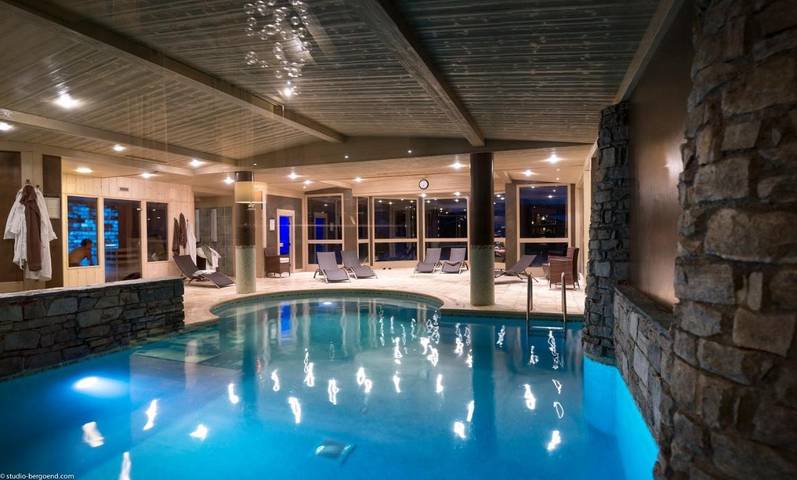 Appart’hôtel pour 8 personnes, avec jacuzzi et sauna ainsi que balcon et piscine