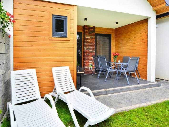 Komfortable Ferienhäuser, großer Garten in Powiat Sławieński
