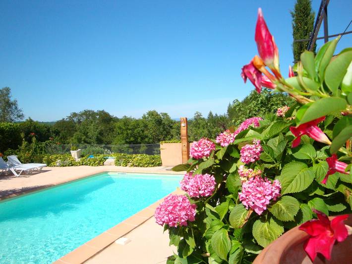 Gîte pour 4 personnes, avec Piscine à Grospierres - 2