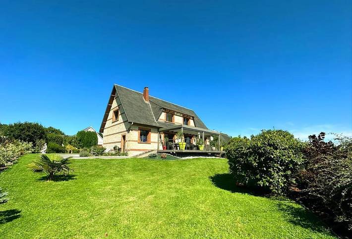 Gîte pour 8 personnes, avec Terrasse et Jardin à Le Tilleul
