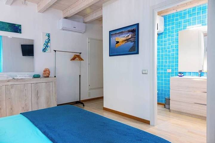 Appartement entier, Cozy buen ritiro in the center of Carloforte inspired by the colors of the sea in Carloforte, Sulcis Iglesiente