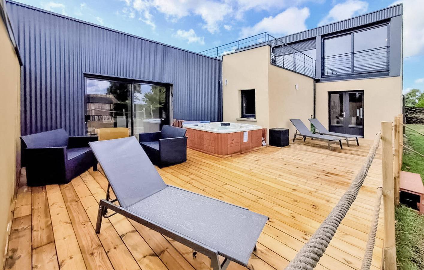 Appartement confortable avec vue sur la mer, jardin, WiFi et parking in Hillion, Côte de Goëlo