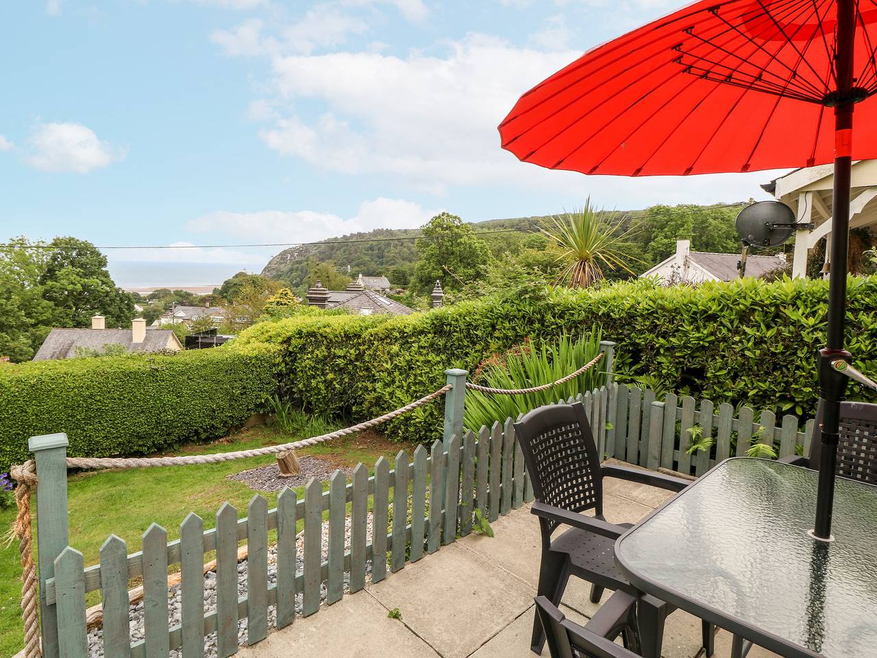 2 Argoed in Llanbedrog, Gwynedd