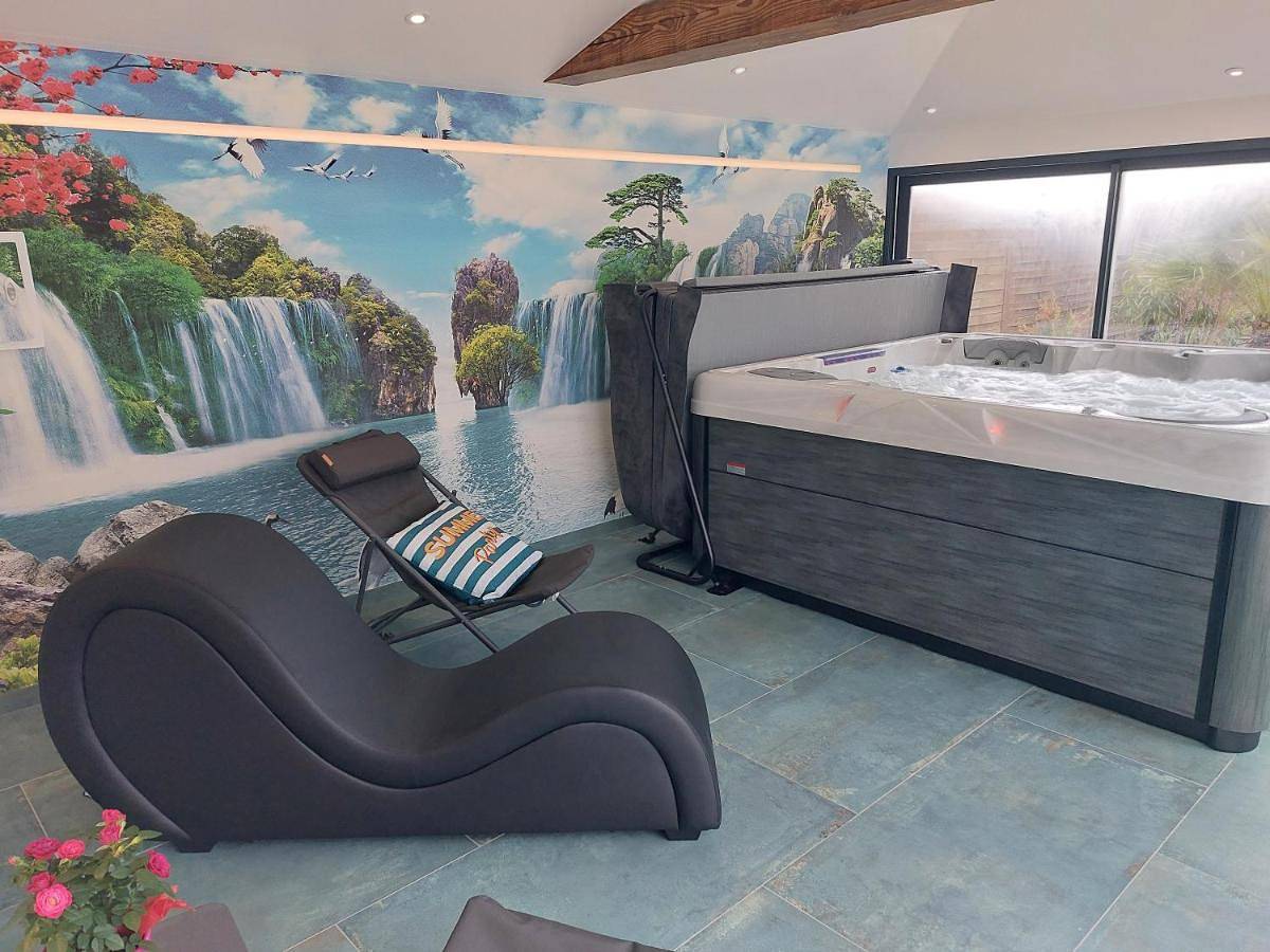 Ô Sens Jacuzzi et Massages in Challans, Vallée de la Loire