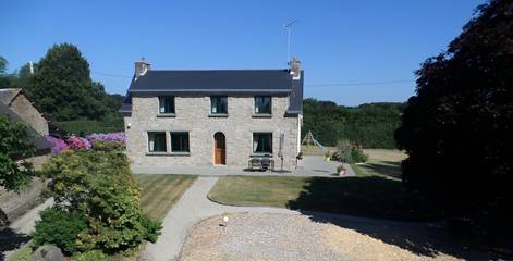 Gîte pour 8 personnes, avec jardin et terrasse à Plouagat