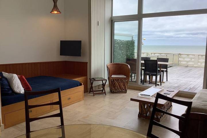 Gîte pour 2 personnes, avec terrasse dans Office De Tourisme De Blonville Benerville Tourgeville - 2