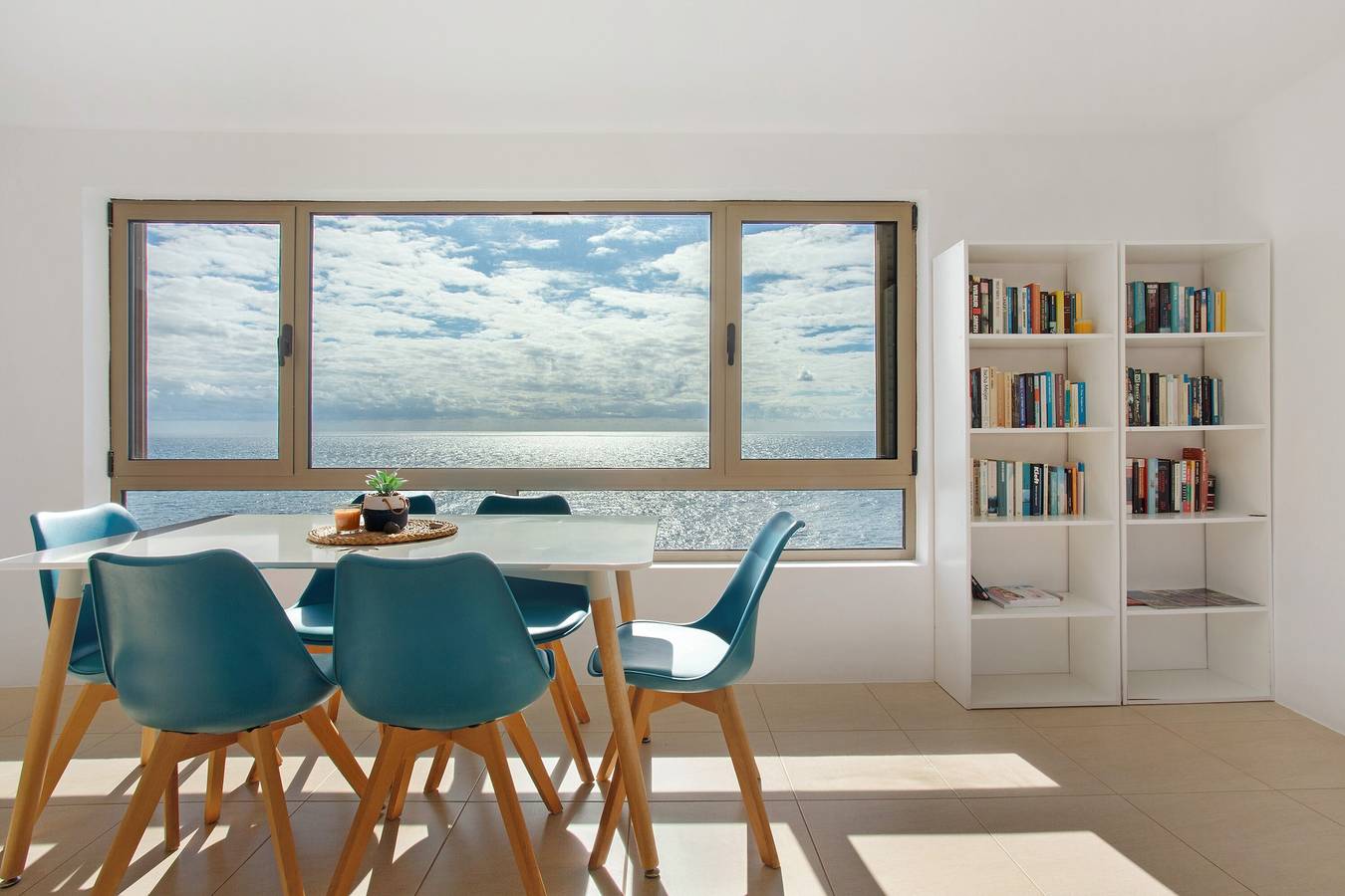 Vakantiehuis 'Het Gele Huis' met Uitzicht op Zee, Balkon en Wi-Fi in Jardim do Mar, Madeira