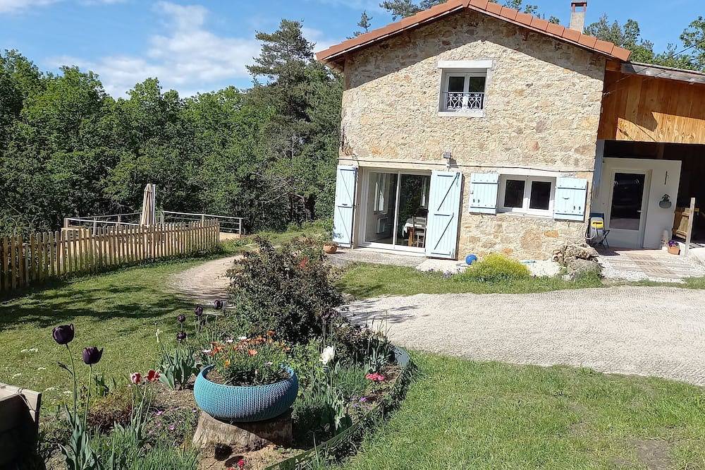 Gite la Lézardière avec vue sur la vallée du Doux, à 10 minutes du vélo rail. in Le Crestet, Région de Tournon-sur-Rhône