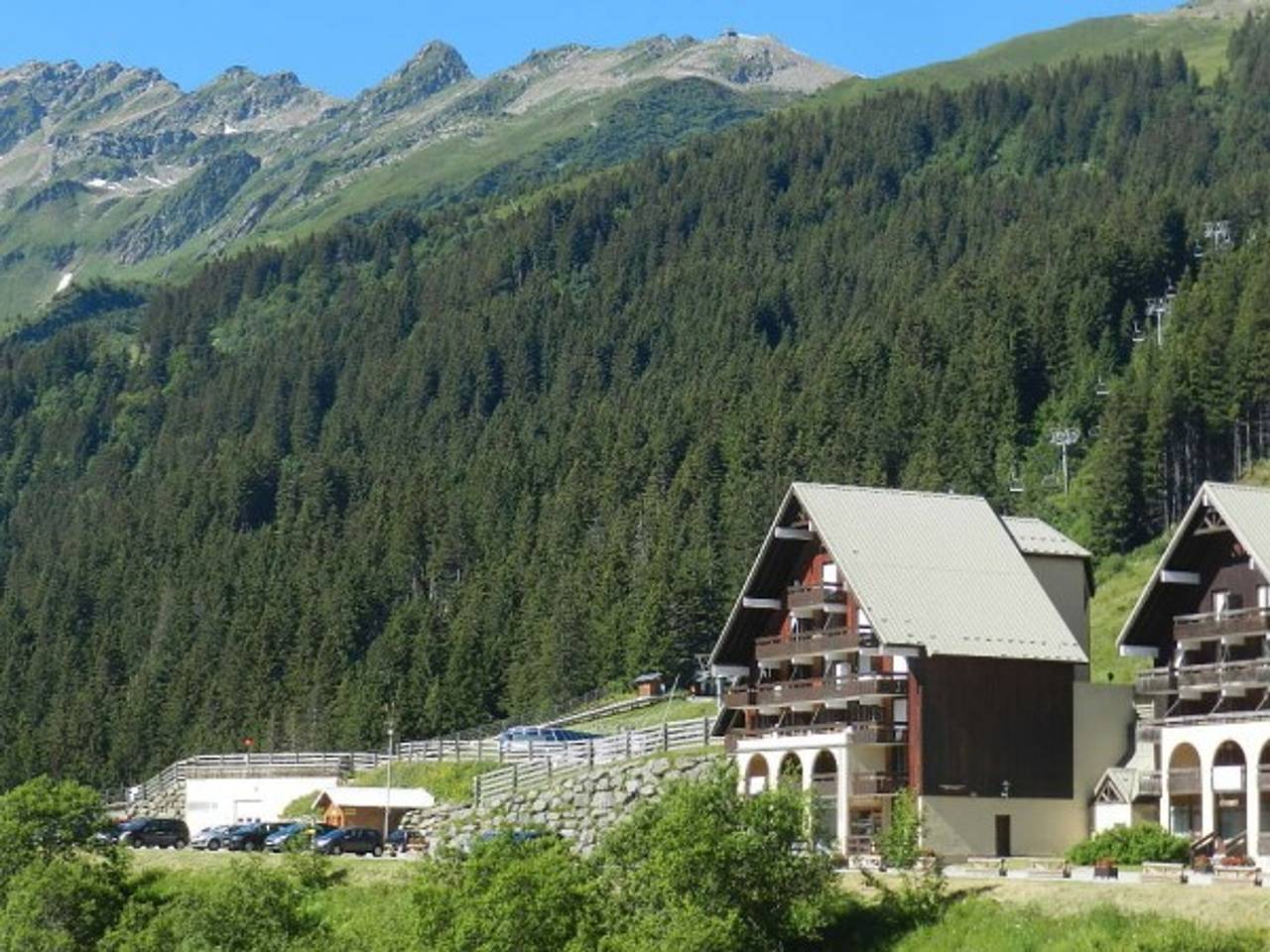Ganze Wohnung, Charmantes Studio-Kabine mit Balkon und Talblick, direkter Pistenzugang in La Ferrière, Le Pleynet