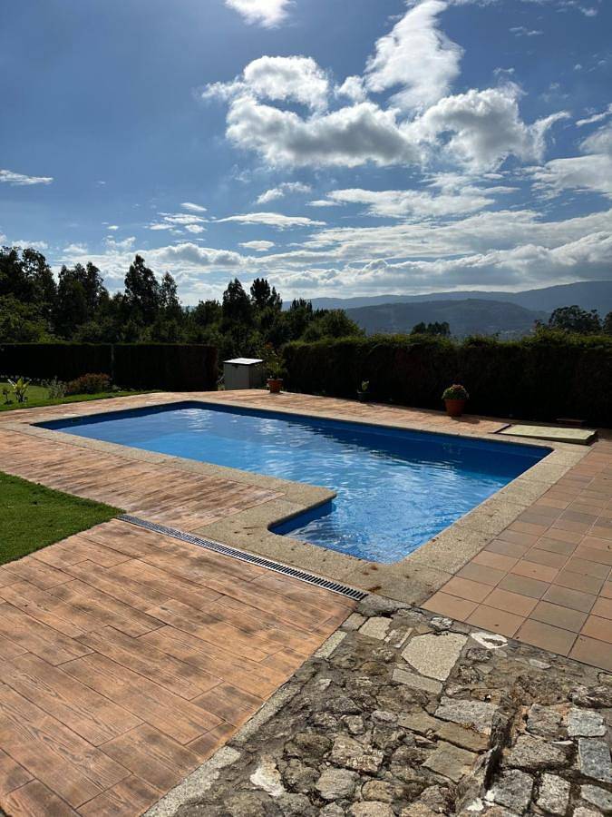 Location de vacances pour 4 personnes, avec jardin ainsi que vue et piscine à Pontevedra - 3