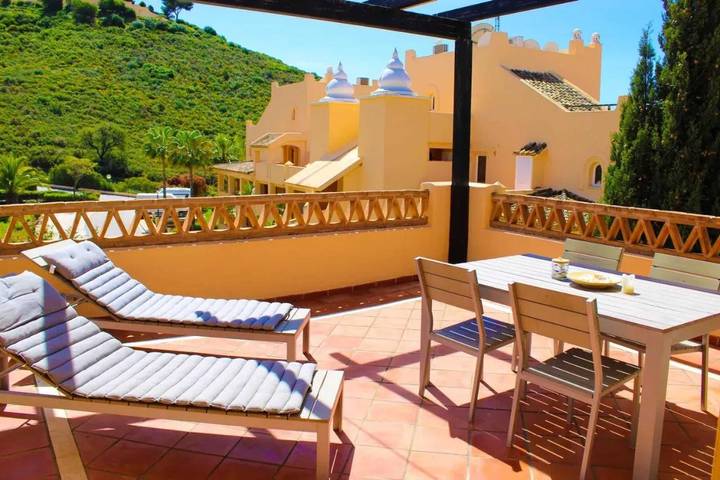 Ferienwohnung für 6 Personen, mit Terrasse und Pool in Marbella