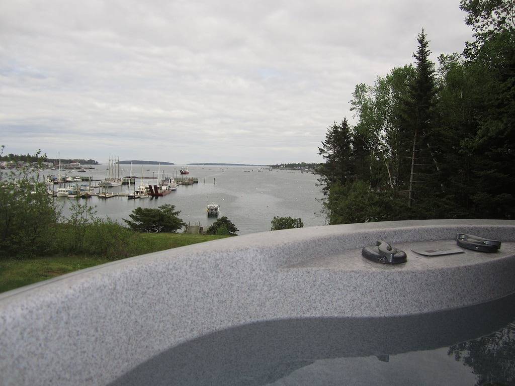 Vacation Apartment for 6 Guests in Southwest Harbor, Mount Desert Island