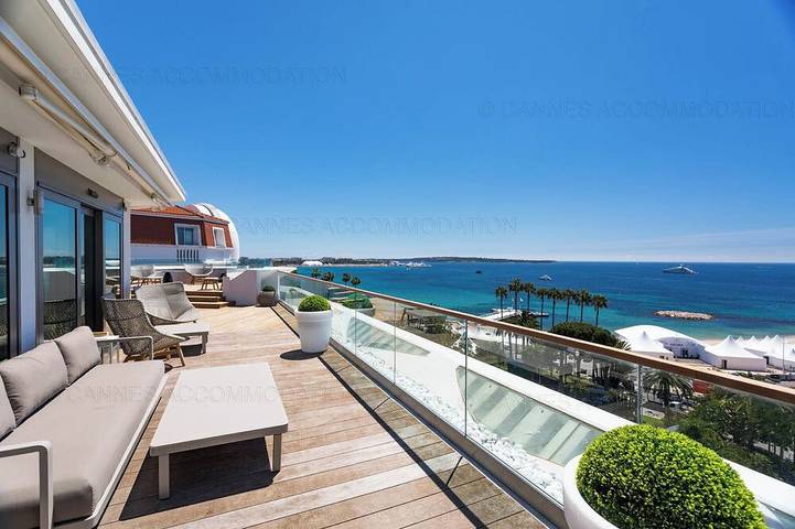 Gîte pour 5 personnes, avec terrasse dans Palais Des Festivals Et Des Congres